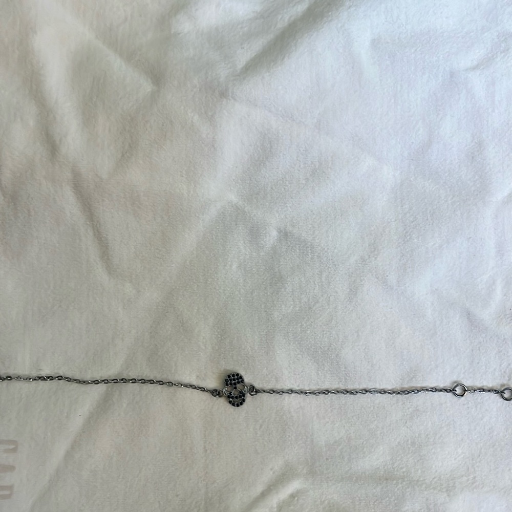 Sterling silver adjustable 💀 bracelet w black gemstones in skull